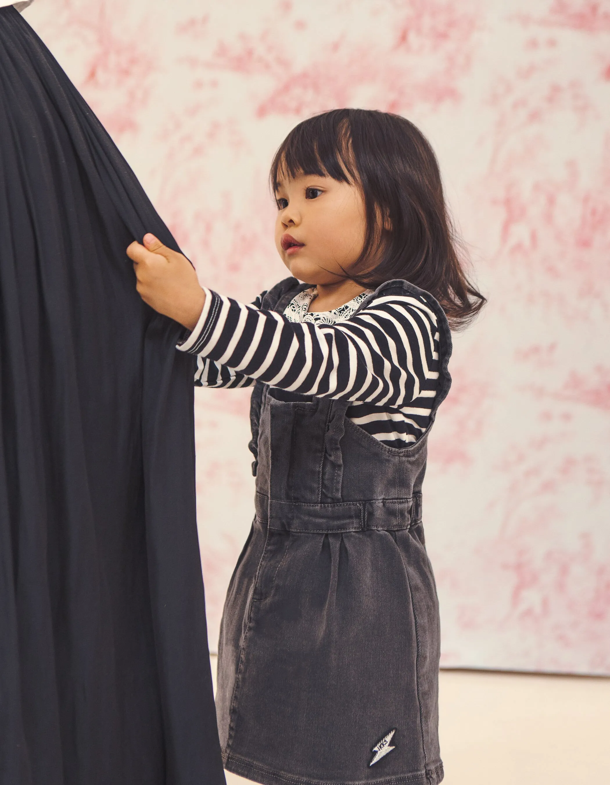Ensemble robe jean gris et T-shirt rayé bébé fille